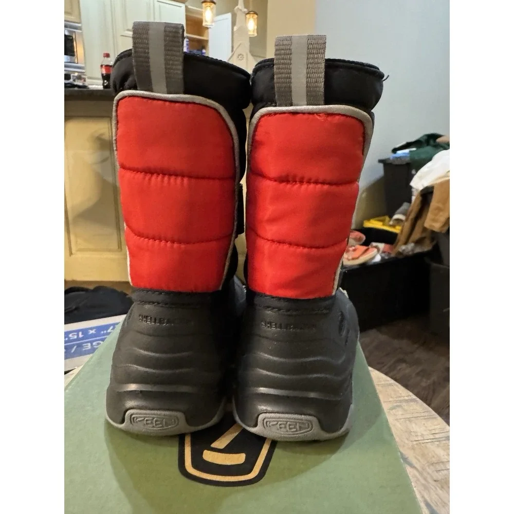 KEEN Lumi II Boot Waterproof Size 24 US 8 Black Red Carpet Insulated‎